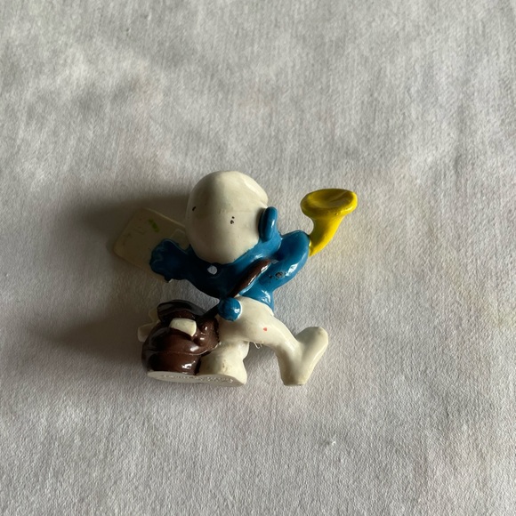 Blue and White Toy Figure with Yellow Balloon Smurfs - Picture 2 of 6